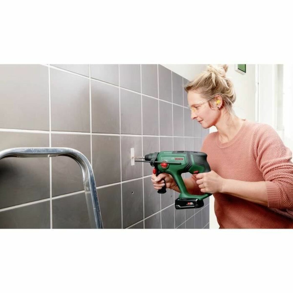 Perceuse à Percussion BOSCH UniversalHammer 18V 2,5 Ah