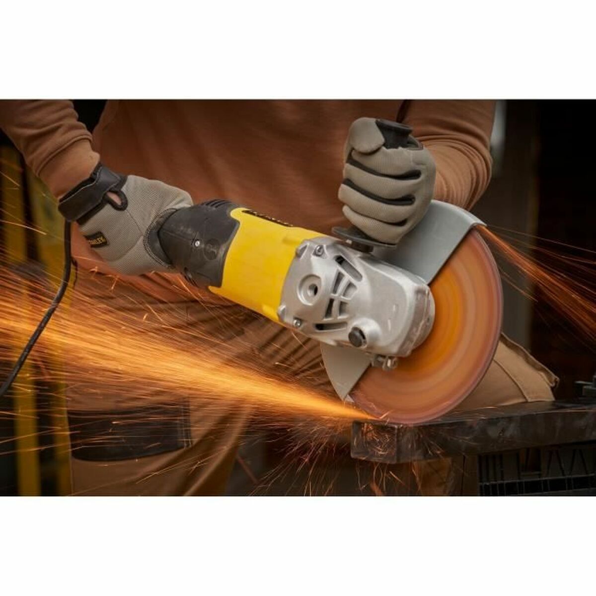 Meuleuse d'angle Stanley FMEG232-QS