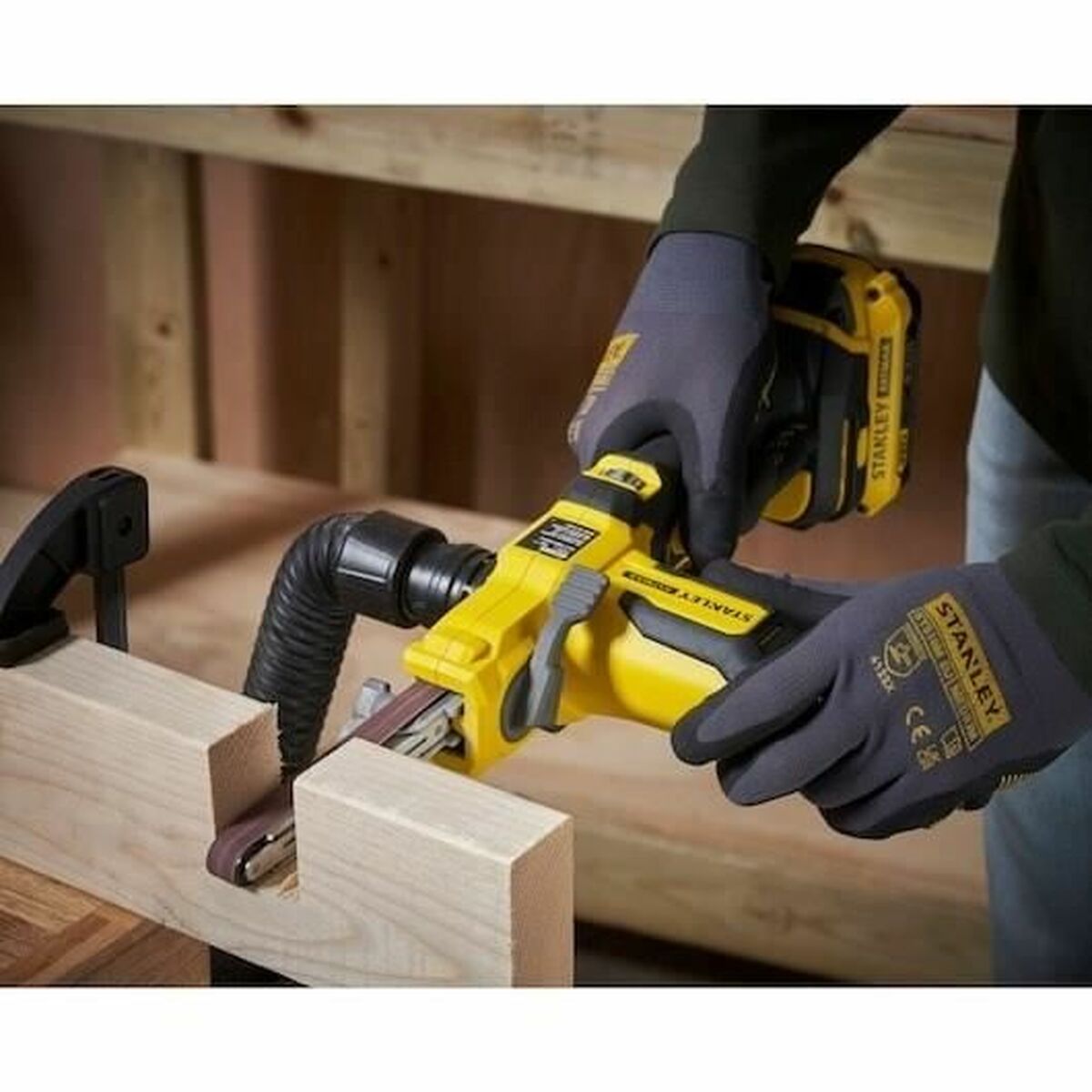Ponceuse à bande Stanley SFMCE210D2K-QW