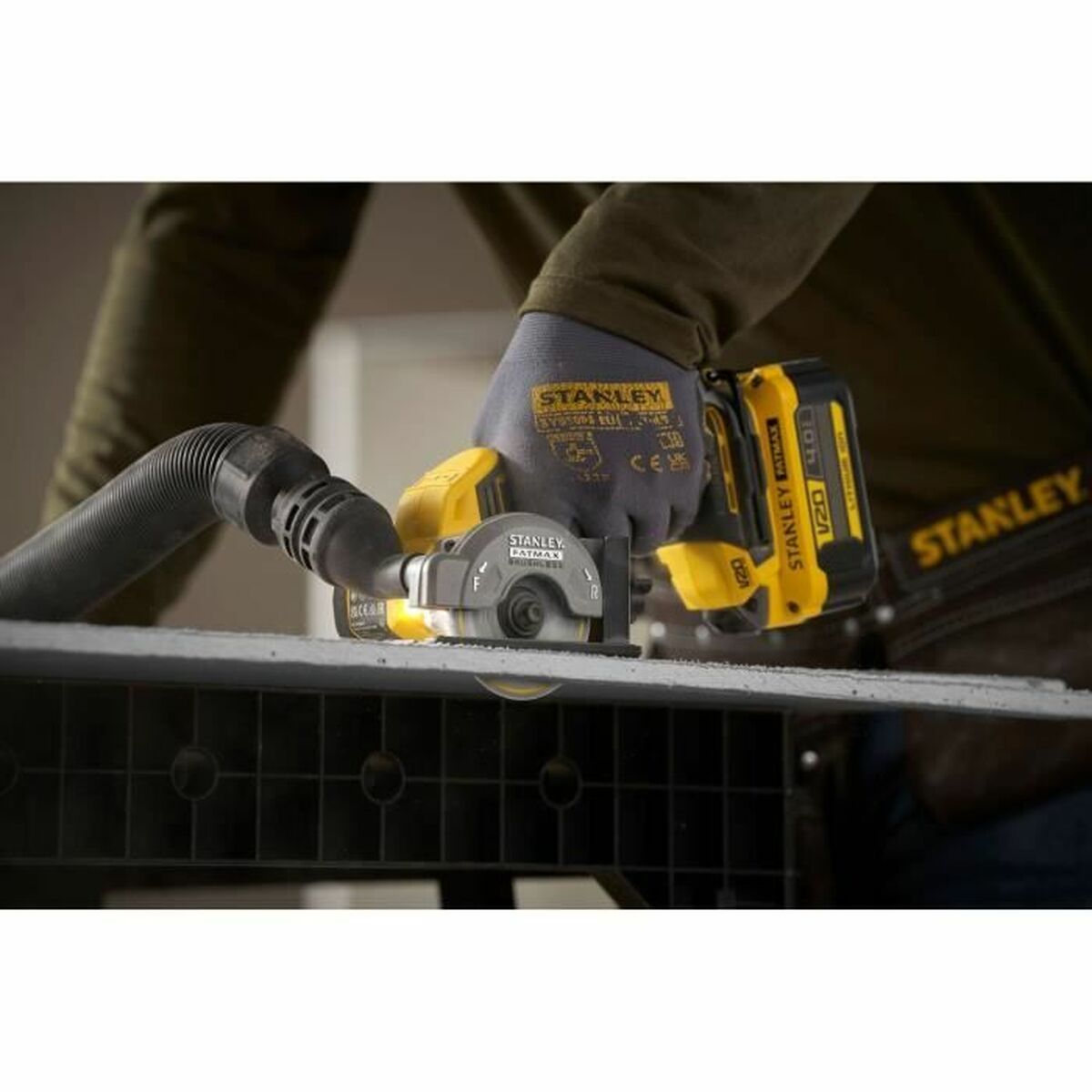 Scie circulaire Stanley 18 V (2)