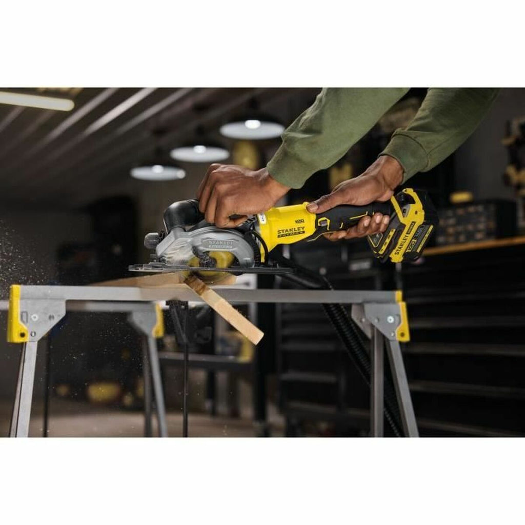 Scie circulaire Stanley SFMCS515B-XJ